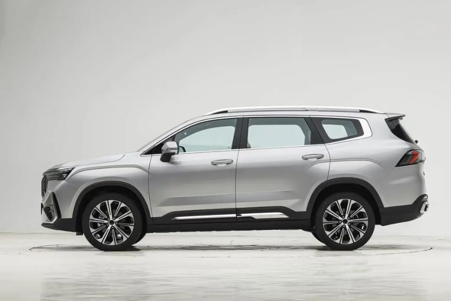 8.99万起,1.5TD+7DCT,5/6/7座可选,540度全景影像,选它还是瑞虎8/哈弗H6L?